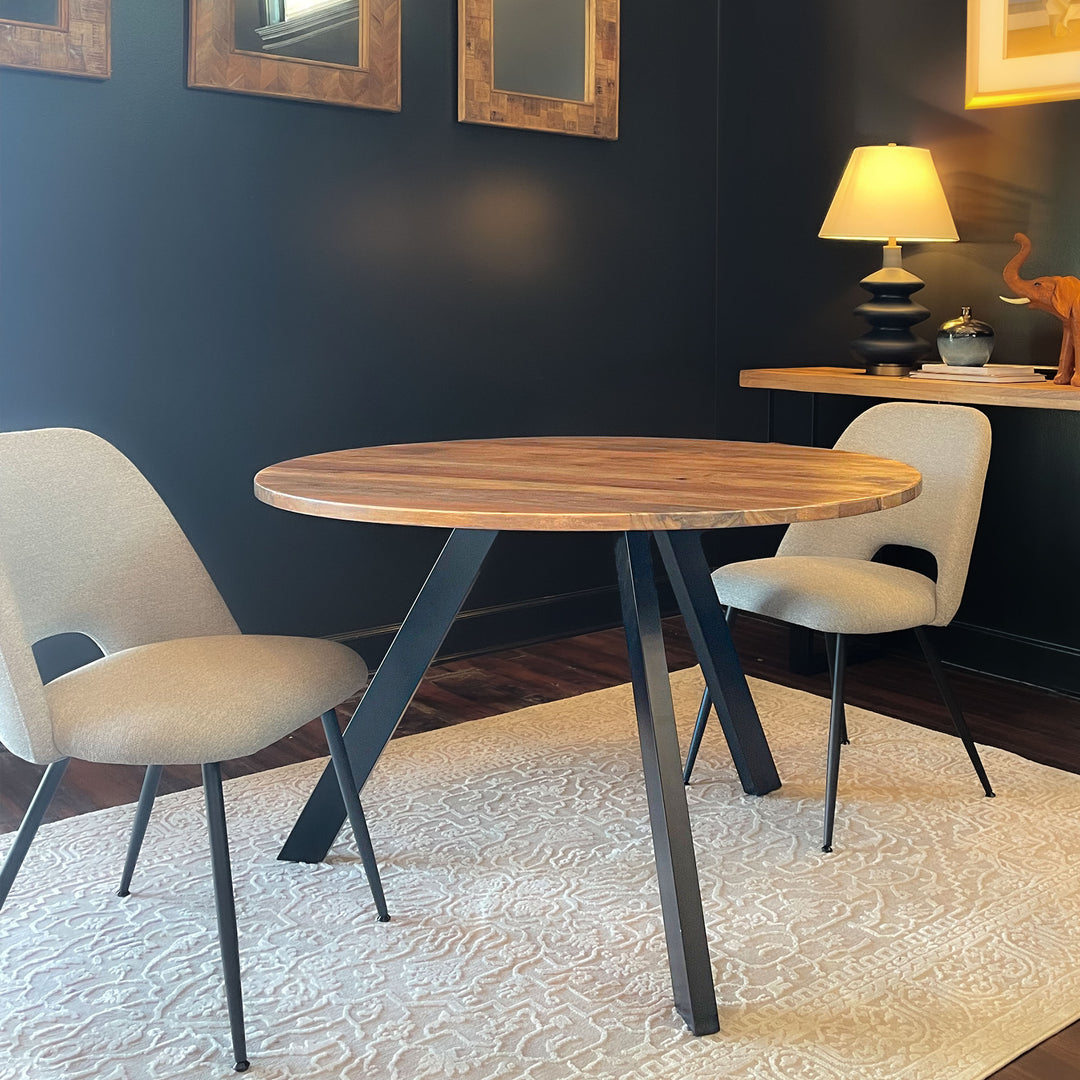 Plano Round Dining Table