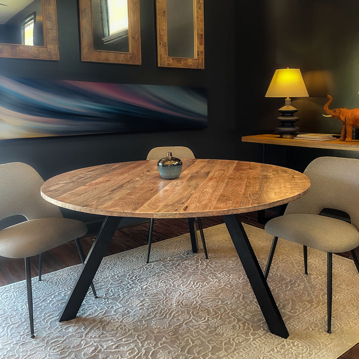 Plano Round Dining Table